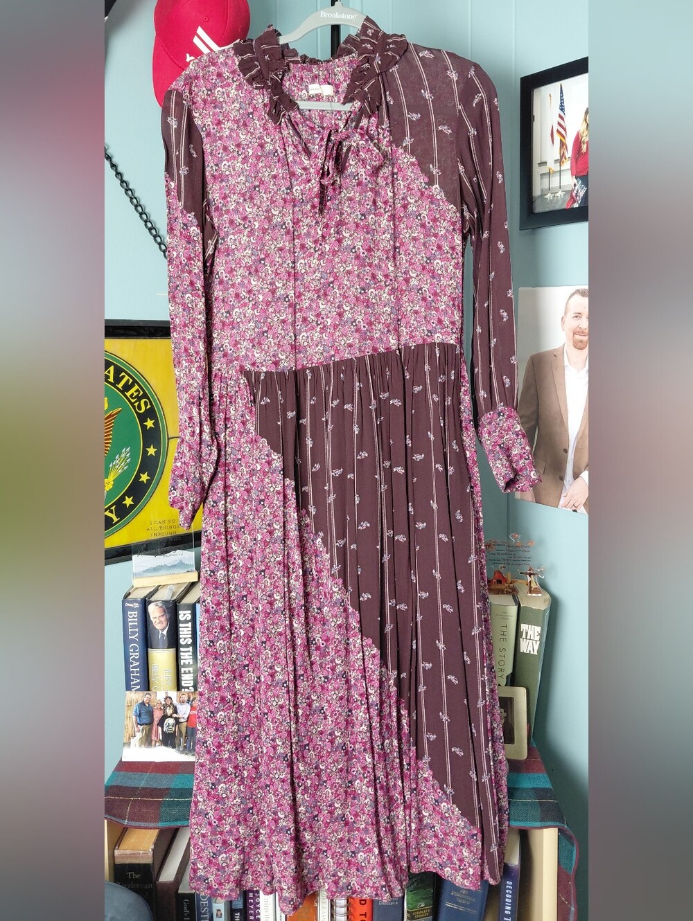 Levete Room multi-colored floral dress w/long sleeves, ruffled Collar. S: Small